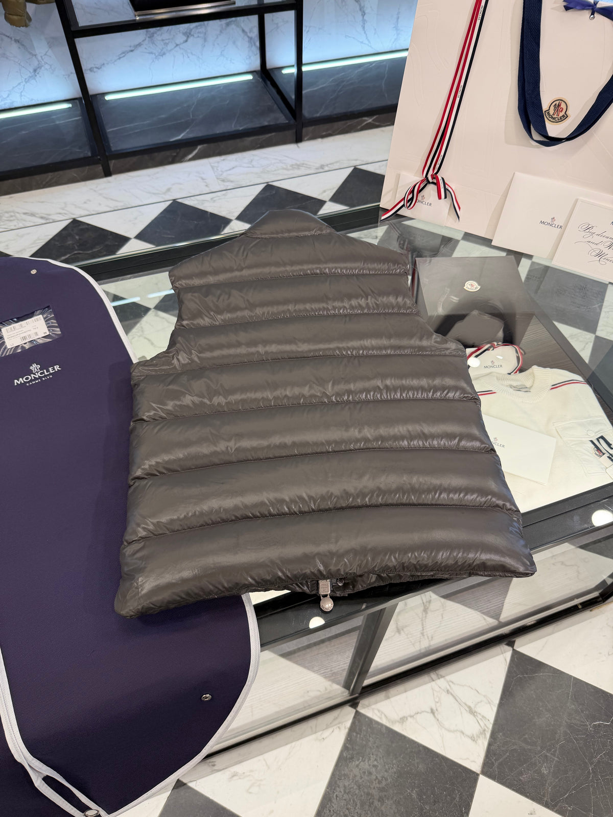 Tibb down vest