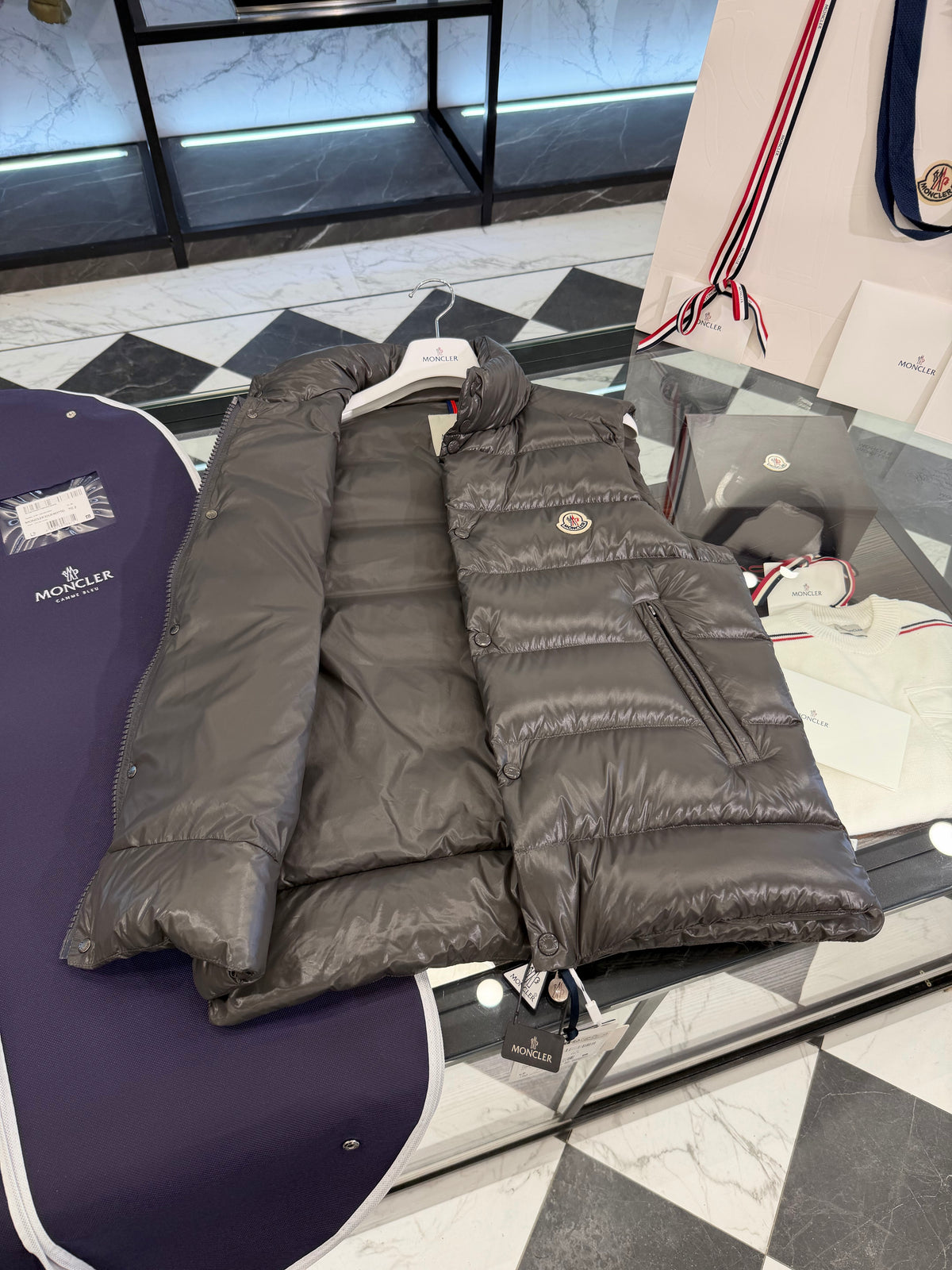 Tibb down vest
