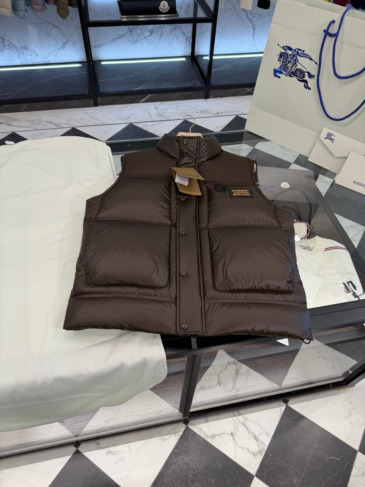 Collar down vest