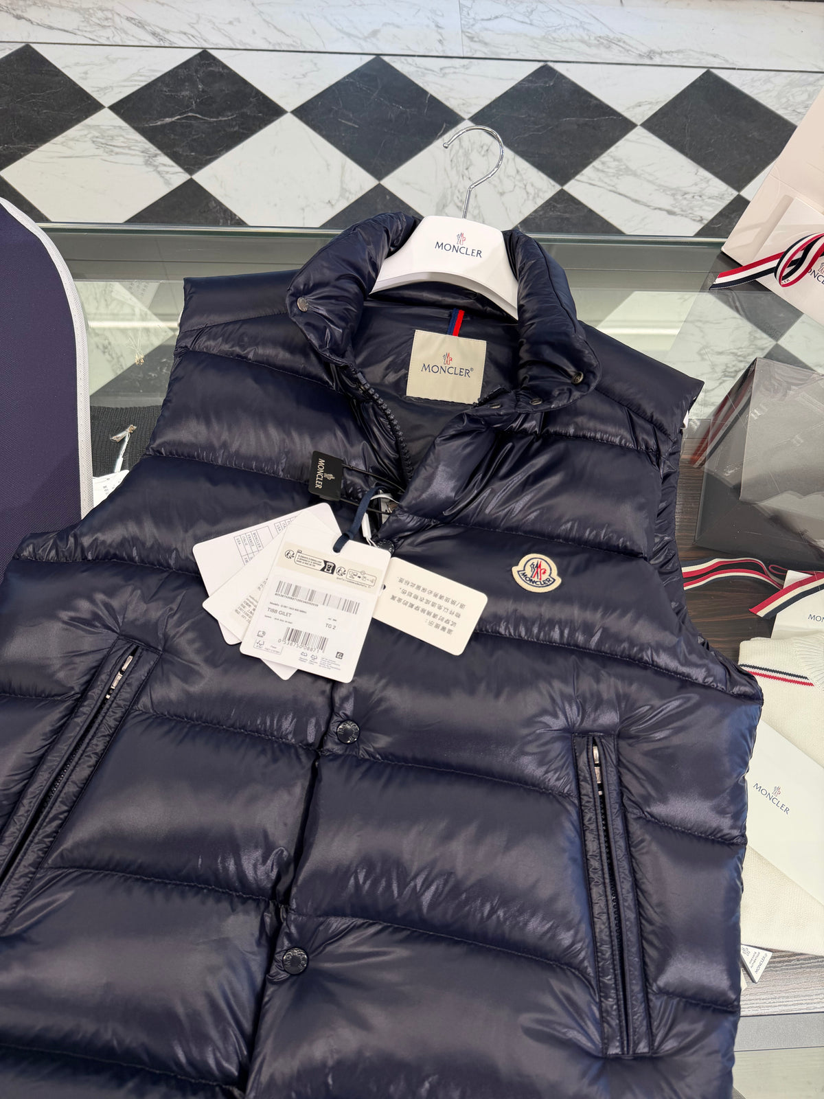 Tibb down vest