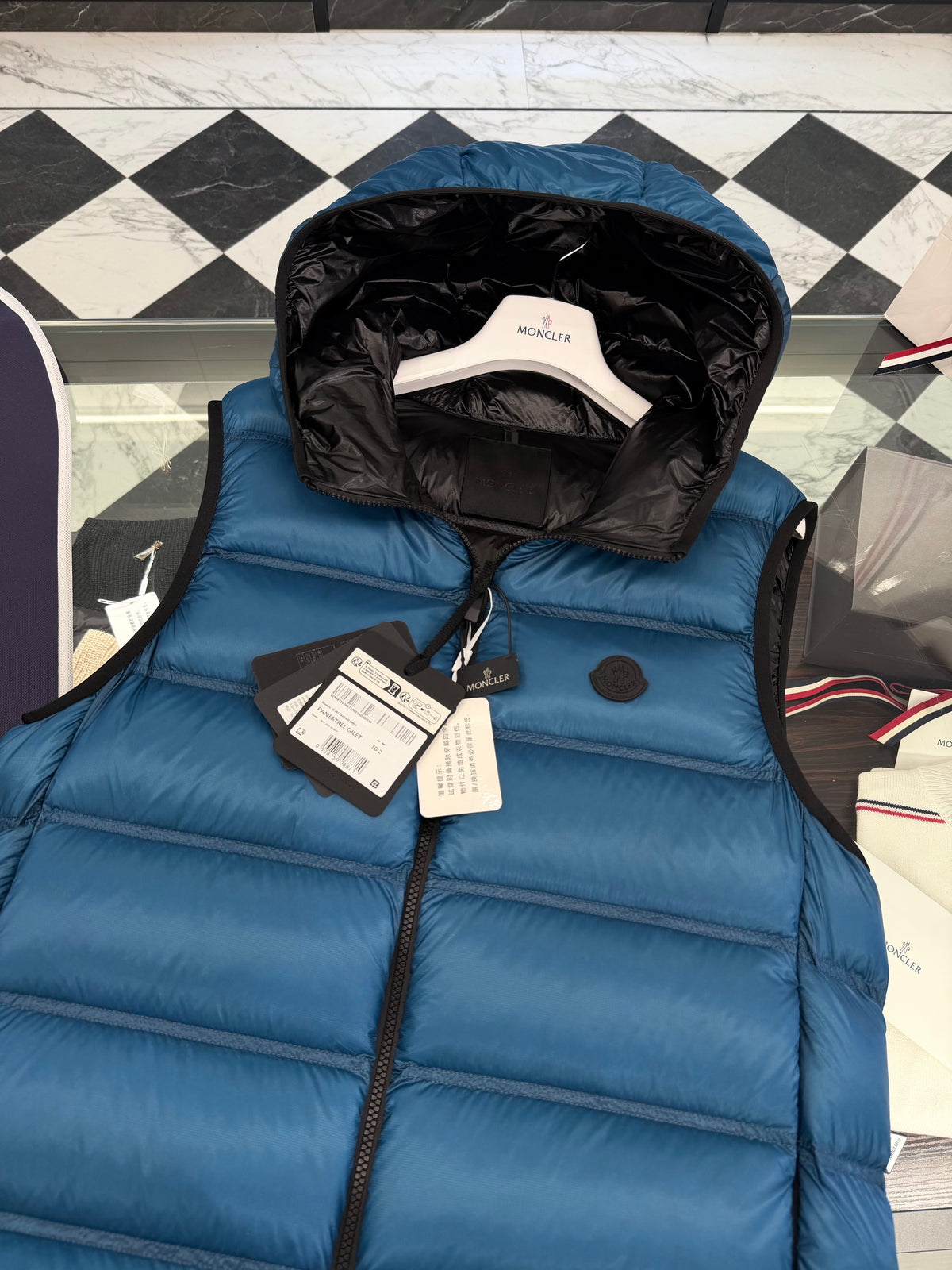 Panestrel down vest
