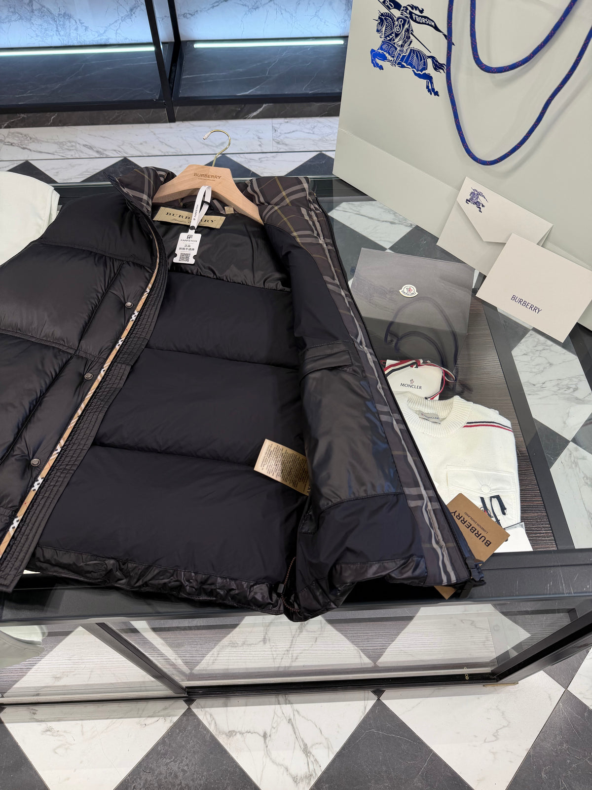 Collar down vest