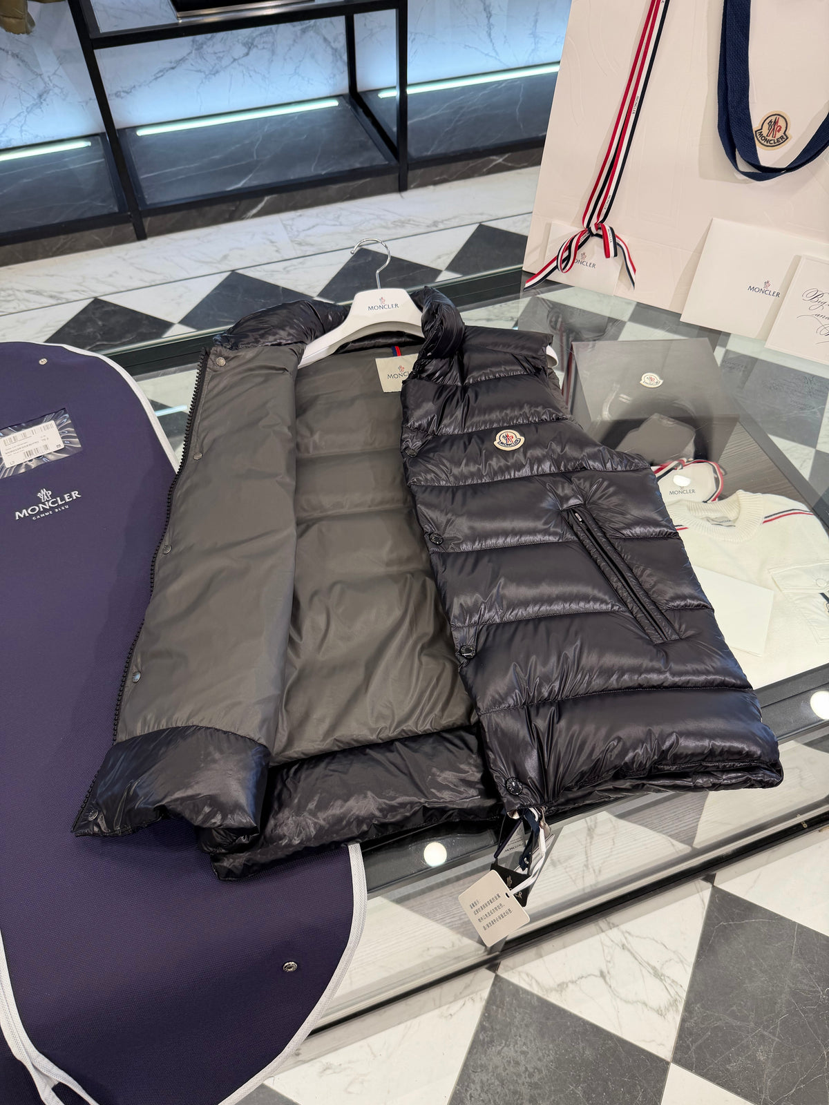 Tibb down vest