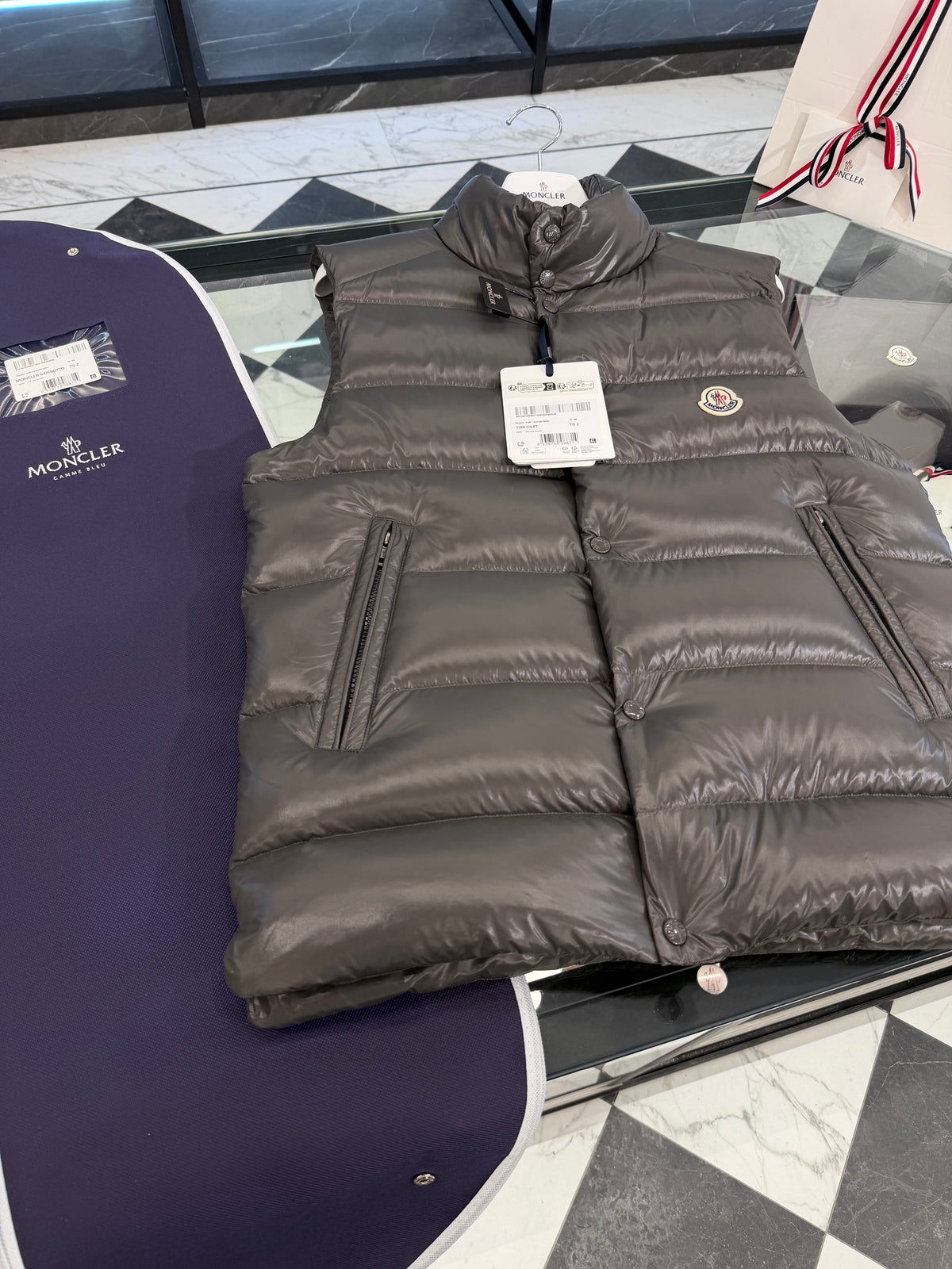 Tibb down vest