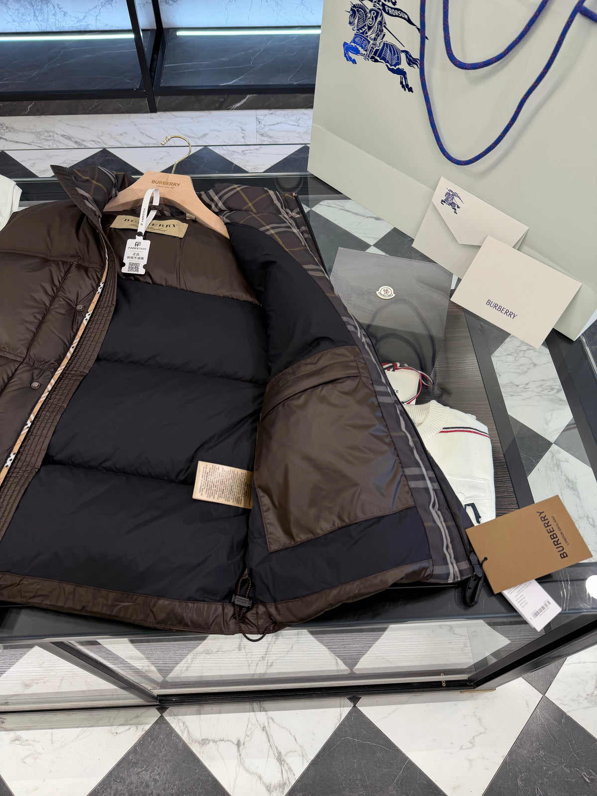 Collar down vest