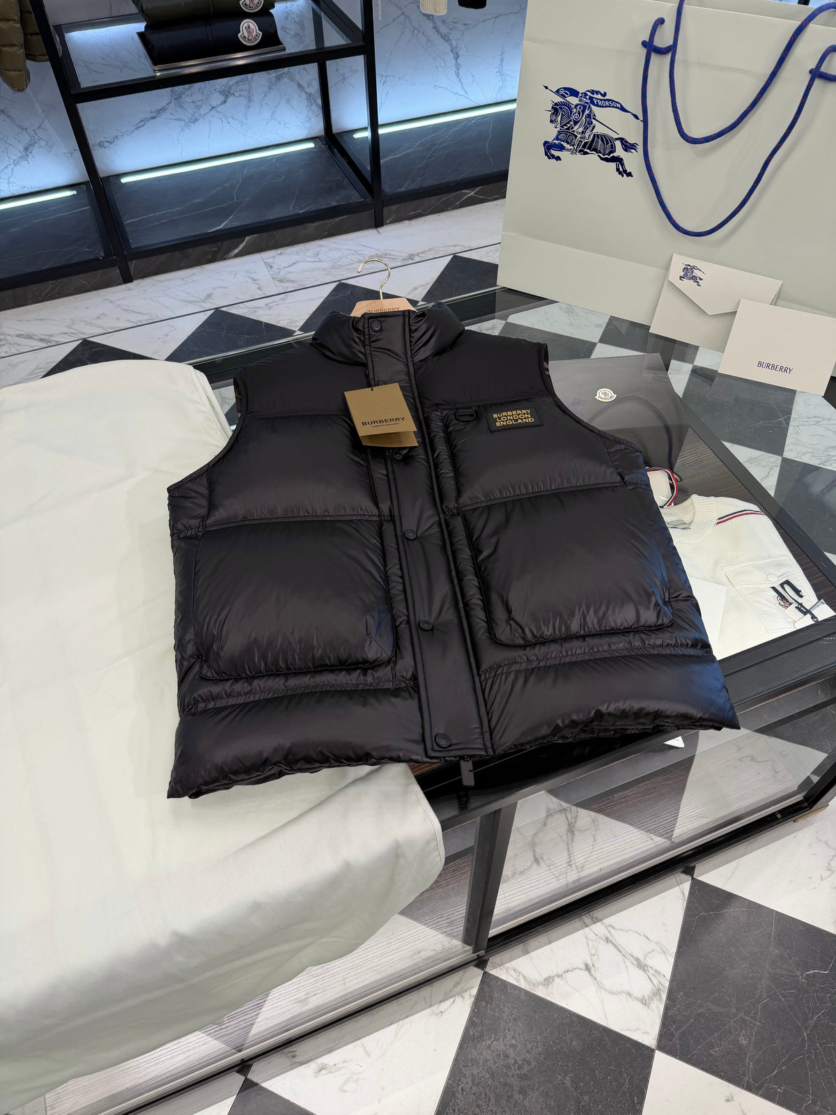 Collar down vest